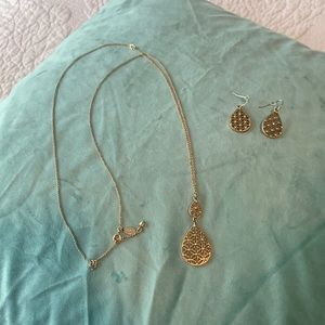 Loft pendant necklace with matching earrings